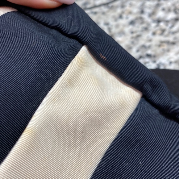 Auth. Chanel 2.55 Reissue Black & White Tote Bag - Picture 4 of 17